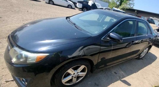 toyota camry 2012 black color